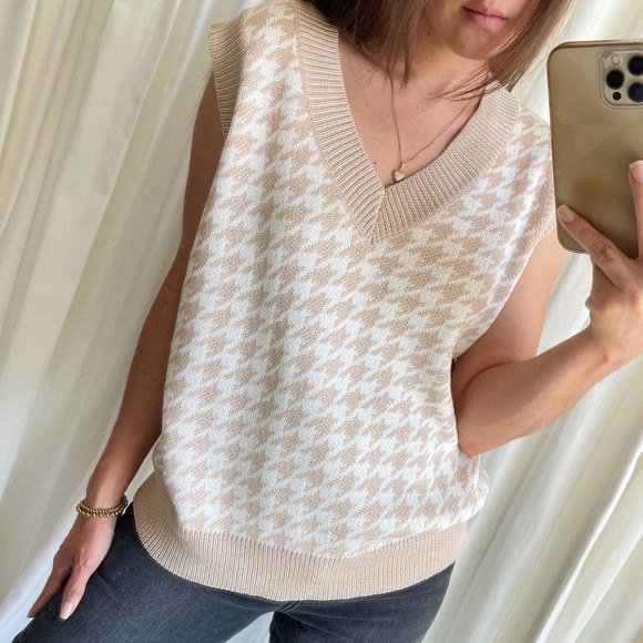 The Essential Houndstooth Sweater Vest - Picture 6 of 9